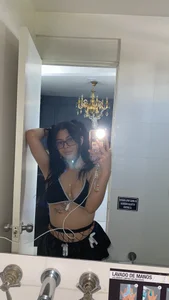 Nemesis_Velvet Xoxo টি ছবি