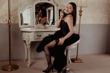 SaraWagner_ Public Hình 5