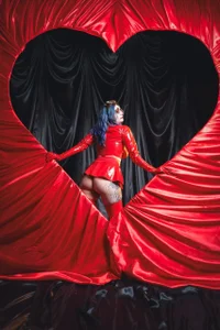 Kimlennox_のTonight, your devil celebrates Valentine’s Day with you 😈🖤の 7枚の写真