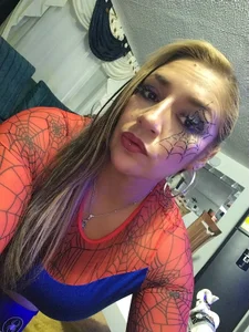 Charlotte_jones24Hallowen 👻 Bild 8