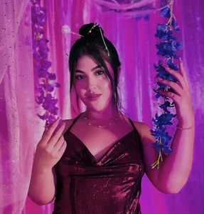 AbrilQuintana_ Princess among cherry trees 👑🌸 사진