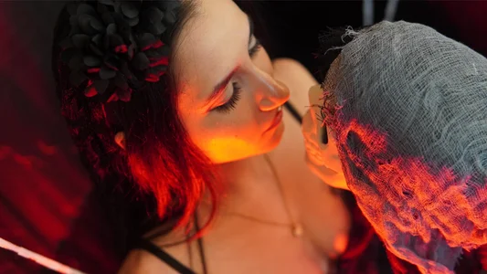 CarolinaBlair Dark, mysterious, and dangerously irresistible 🕷️ Pic 8