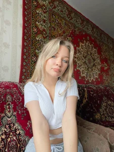 Cira_BabyFace Carpet Room Angel Pic