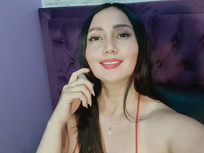 juliana_diaz sexy red Immagine  5