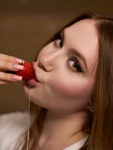 ChloeMarsch sinner in white, would you like a taste of my strawberries? Poză 4