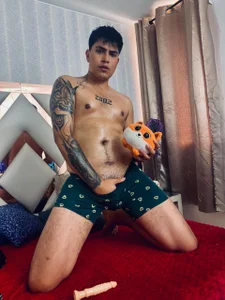 ThomasThundr Public Immagine  6