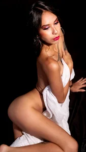 Lunamistyc I am a fire that burns without consuming, it only transforms. 🔥🌹 Immagine  3