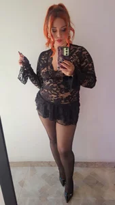 LilyyBigAss A little bit of lace, some heels and a lot of desire to play. 😉🖤 Billede 3
