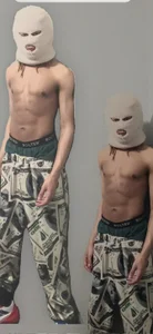 Daymon Jones de Diodre_Benyoon  3 photos