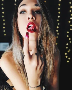 DesereaRoseのNew Meの 4枚の写真