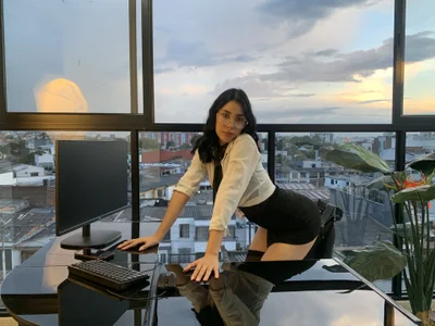 amara_foxx the boss Gambar 3