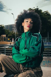 Cooper-Reds Downtown girl Pic 3