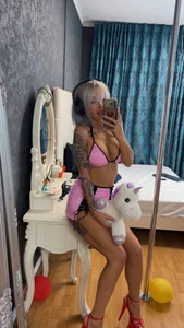 IssaSmith selfies ⭐ Kuva 4