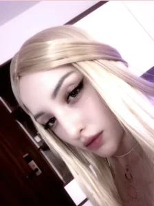 _Amyvilvet_ Public Pic