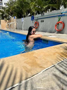 PamelaFtMia PISCINA Immagine  5