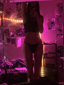 Kelly_Xenny: Public ( 3 фото)