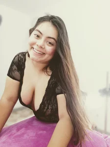 Alison_29_ Fans Pic 3