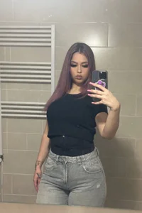 Fatty_Bee Public Pic 2