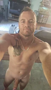 Me de AdamM1976  4 Imagens