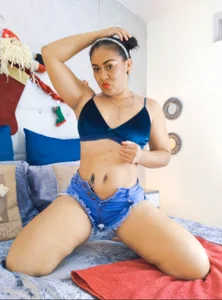 AliceFox_Milf Naughty Pic 2