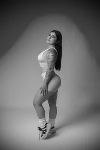 MaiahDolls B&W 😍 зображення 2