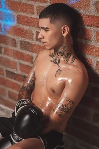 Ian_Castillo_ I'M A HEARTBREAKER Pic 2