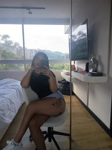 Mia_Bloom15 Public  7. fénykép