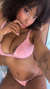 georgis__ EBONY 🔥 Foto 5