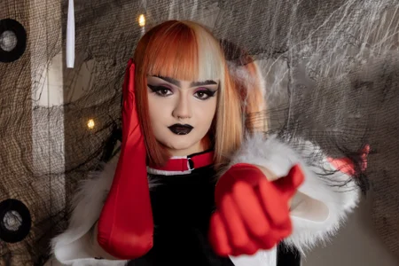 Liza_Sweett のFur, power, and pure temptation 💋🐾の 2枚の写真