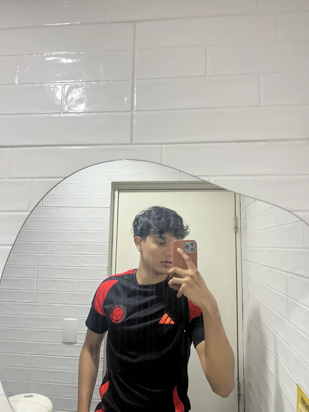 Leo_Savage_ Image populaire  2533