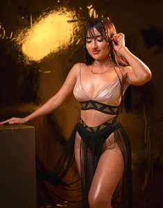 alison_collinsのYour favorite Greek goddess!!!の 5枚の写真