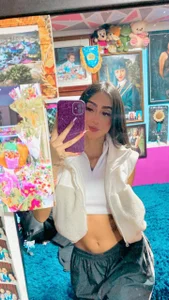 Public od Miaa_Thopmson  6 snímek