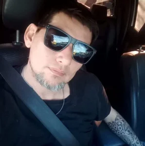 Lucas44re Está টি ছবি