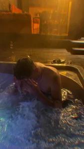 HotChrisXXX Starting in the Jacuzzi รูป 