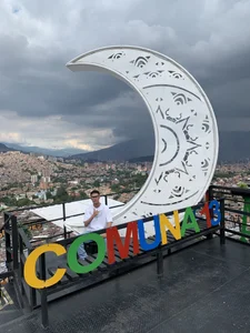TavoHot_ MEDELLIN  5 снимка