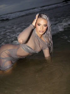 Shelynna_azzul kullanıcısının Born From The Waves 🐚 albümü -  5 fotoğraf