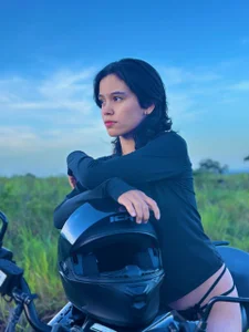 Fernanda_xxx Hi, do you want to go for a ride on my motorcycle? Pic 2