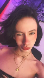 EmmyFox__ hello hello guys Poză 5