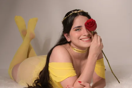 angelica_dymond Be my prince 💛🌹 Pic 4