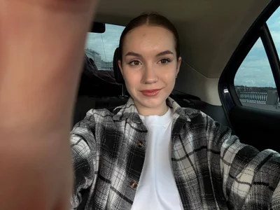 Maddy_Dolly Public Gambar