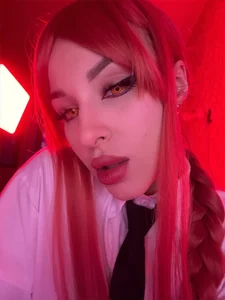 makima 2.0 de folinskayyya  3 Imagens