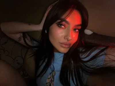 Emily_Tylerr Public Pic 3