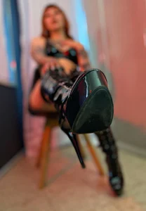 Taste the leather from my boots de Jessie_williams Foto 4
