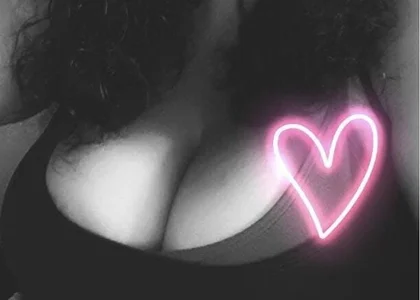 Curvy-Milf-Rosie01 Some freebies 👀🩷 Pic 3