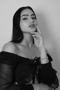 ariel_jonees do you like this outfit Poză