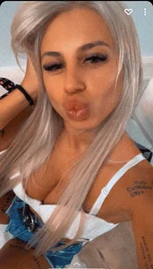 LisaAkira all eyezzz on me Pic 2