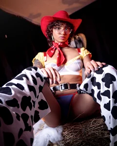 slutty_venus Your little cowgirl 🎃 Billede 7
