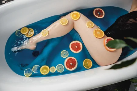 IsabelAllenのtake a bath with meの 4枚の写真