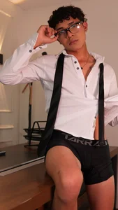 ian_boyvg Horny Boy Pic 3