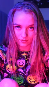 Barbie_Lis Neon doll Pic 5